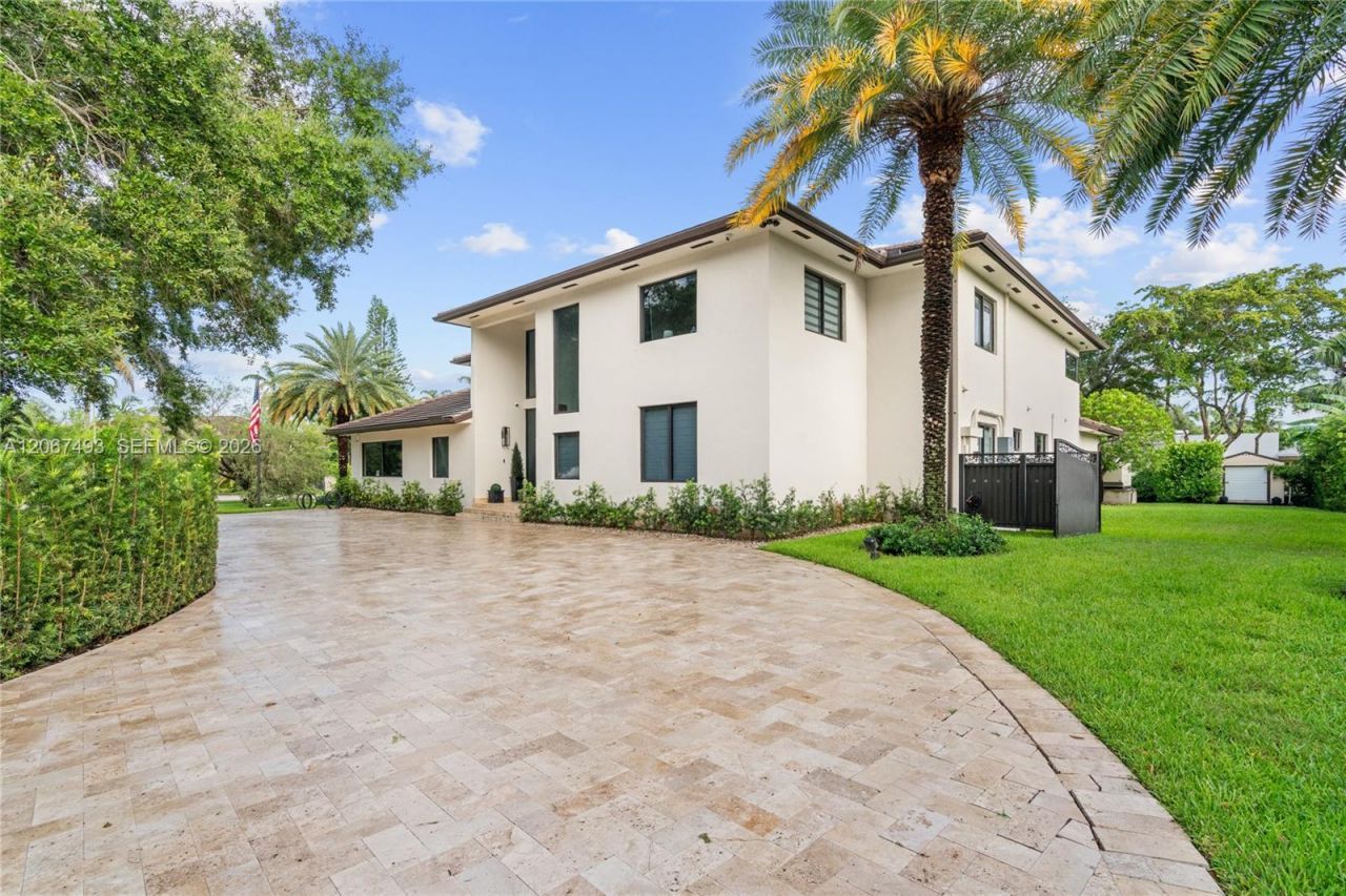 5720 SW 128th St, Pinecrest, FL 33156 Photo