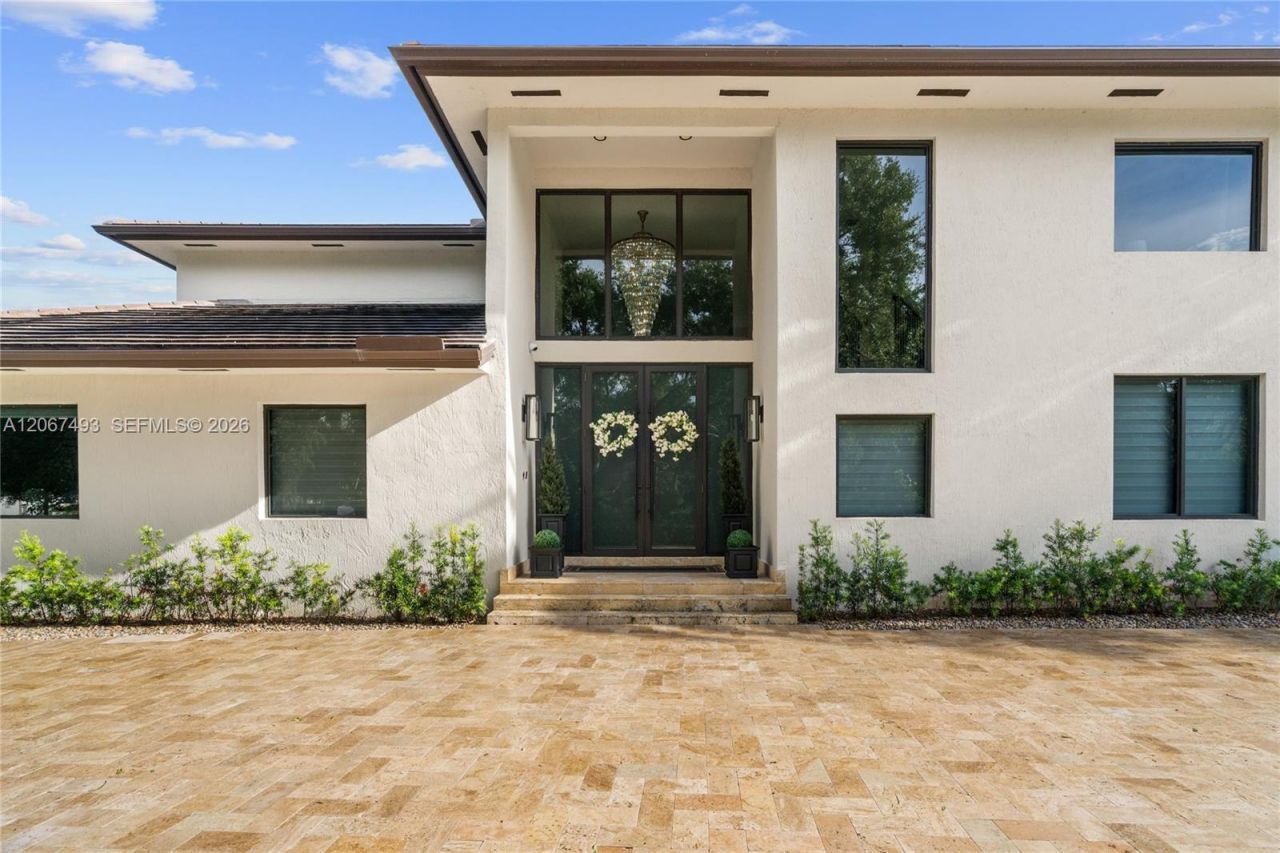 5720 SW 128th St, Pinecrest, FL 33156 Photo