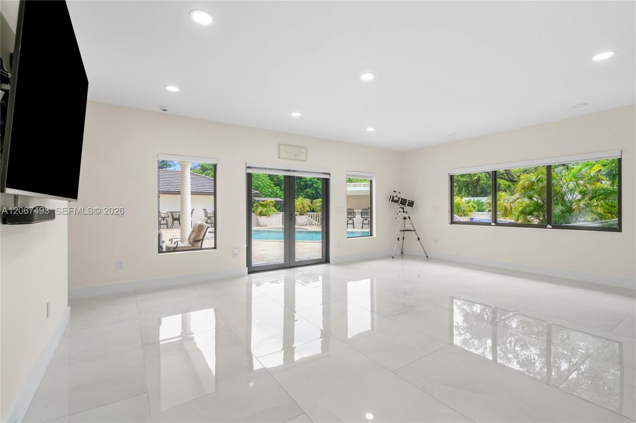 5720 SW 128th St, Pinecrest, FL 33156 Photo