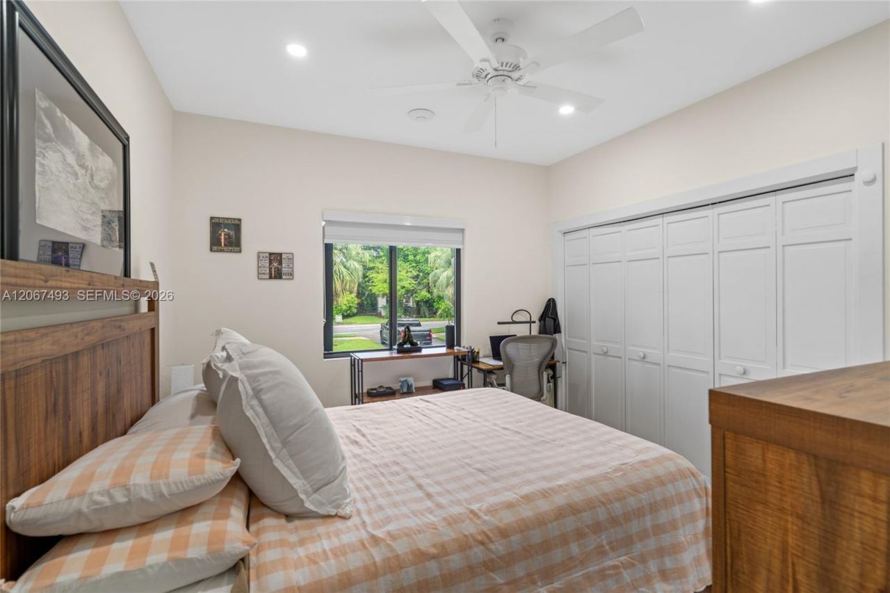 5720 SW 128th St, Pinecrest, FL 33156 Photo