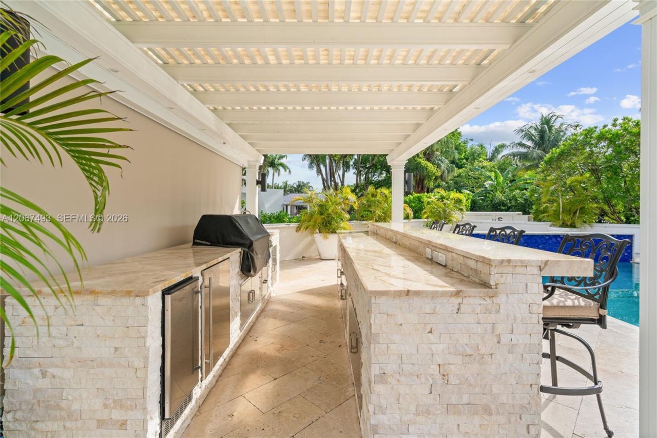 5720 SW 128th St, Pinecrest, FL 33156 Photo