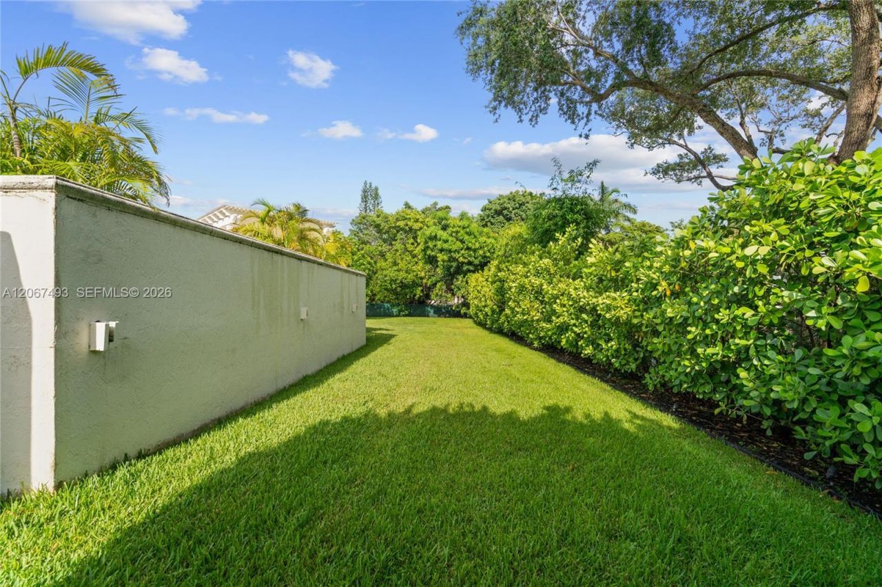 5720 SW 128th St, Pinecrest, FL 33156 Photo