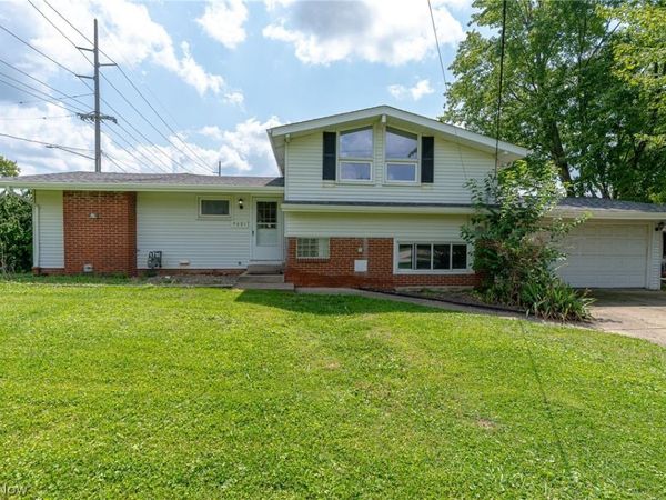 9081 Royalton Road , North Royalton, OH 44133