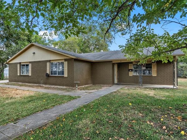 218 N Calhoun Street, Groesbeck, TX 76642