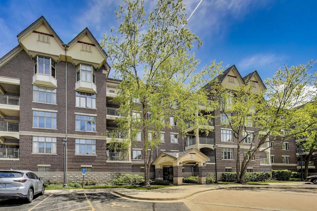 425 Village Green, Unit 508, Lincolnshire, IL 60069 Main Photo