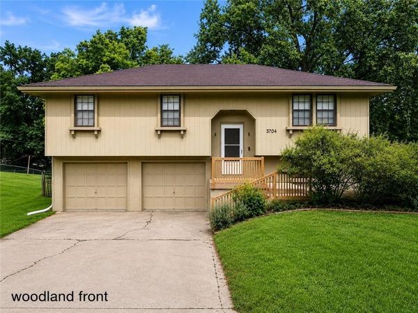 3704 N Woodland Avenue, Kansas City, MO 64116