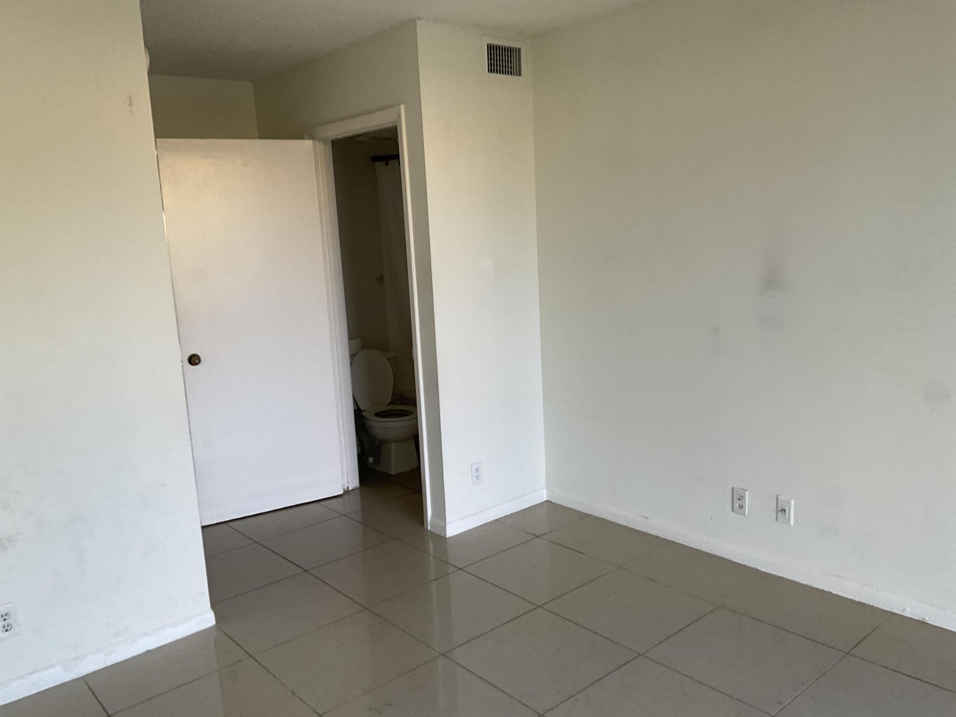 708 Executive Center Drive, Unit 12, West Palm Beach, FL 33401 Photo