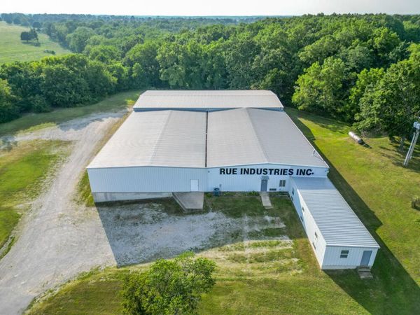 20725 Highway W , Lebanon, MO 65536