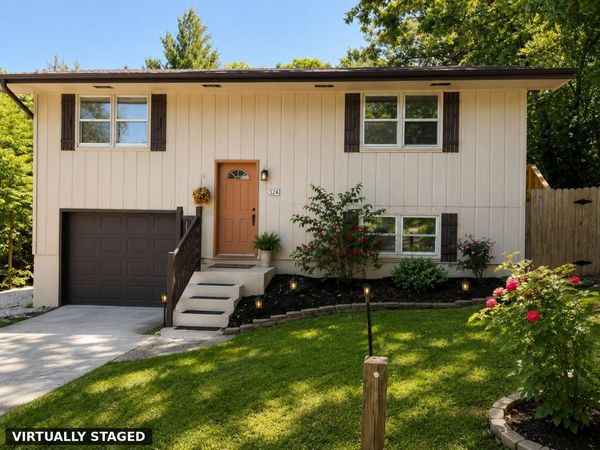 292 Rea Street, Hollister, MO 65672