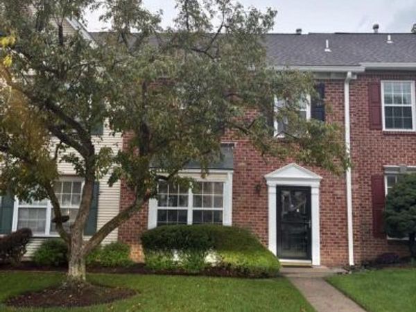 10 LINDSEY COURT, FRANKLIN PARK, NJ 08823