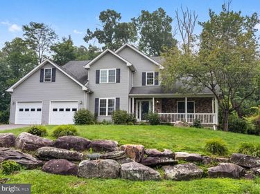 20 EVERGREEN LAKE DRIVE, MOUNTAIN TOP, PA 18707