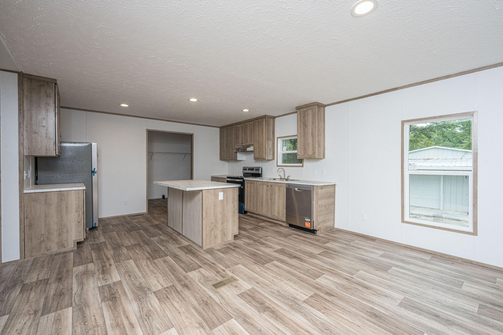 154 Bushy Drive Photo 14