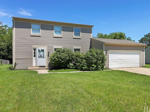 2208 Kensington Drive , Schaumburg, IL 60194