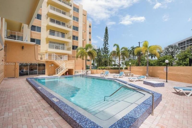 200 178th Dr , Unit 301, Sunny Isles Beach, FL 33160 Photo