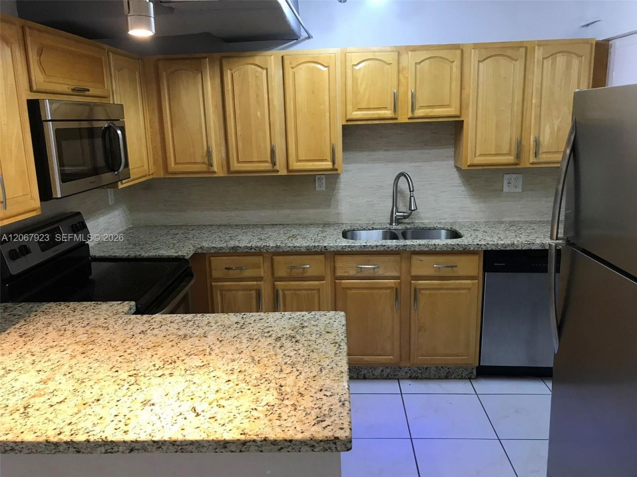 200 178th Dr , Unit 301, Sunny Isles Beach, FL 33160 Photo