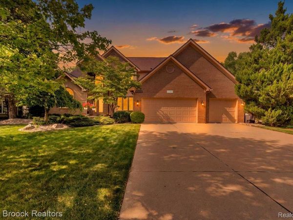 40800 N Northville Trail, Northville, Mi 48168
