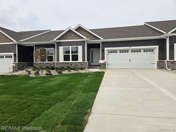 852 Oakwood Circle , Unit 42, Fenton, Mi 48430