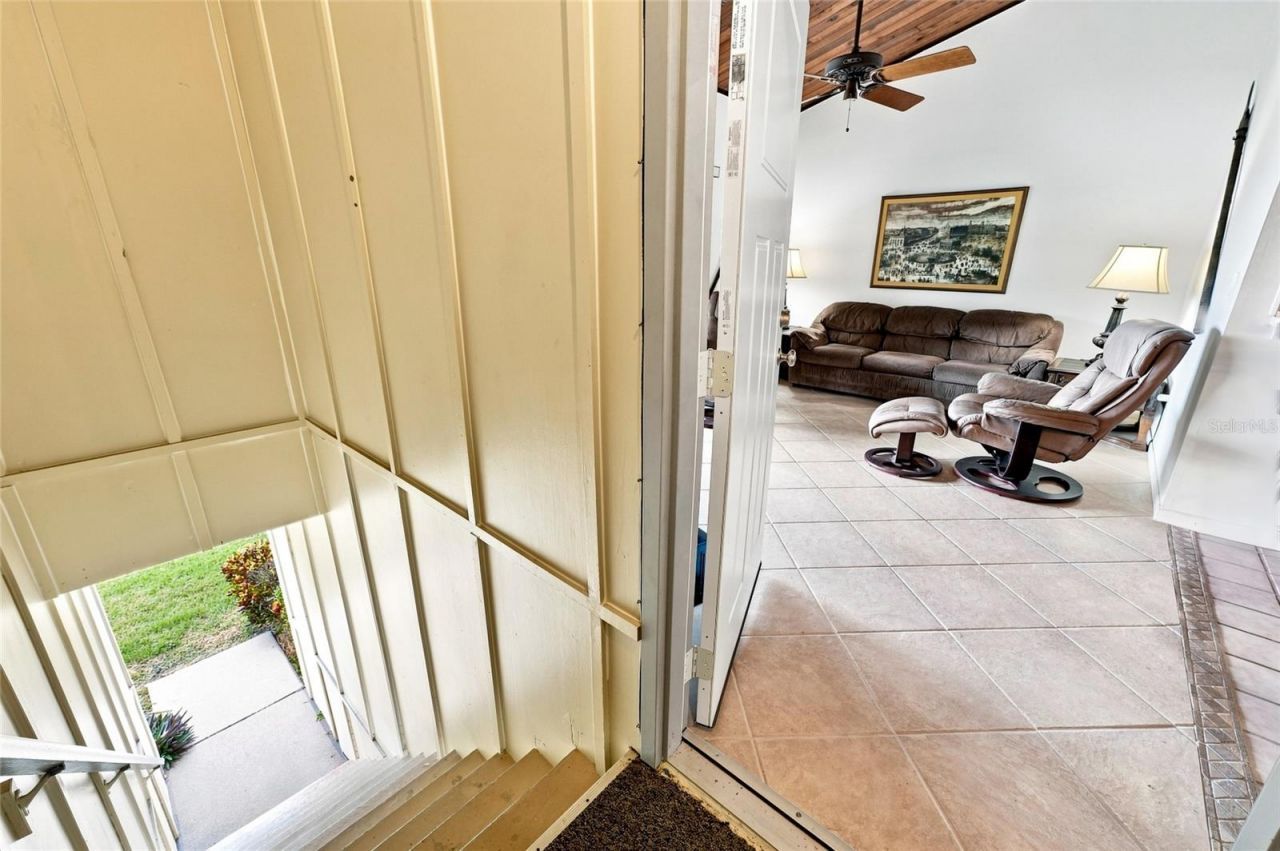 501 Plaza Seville Court, Unit 2, Treasure Island, FL 33706 Photo