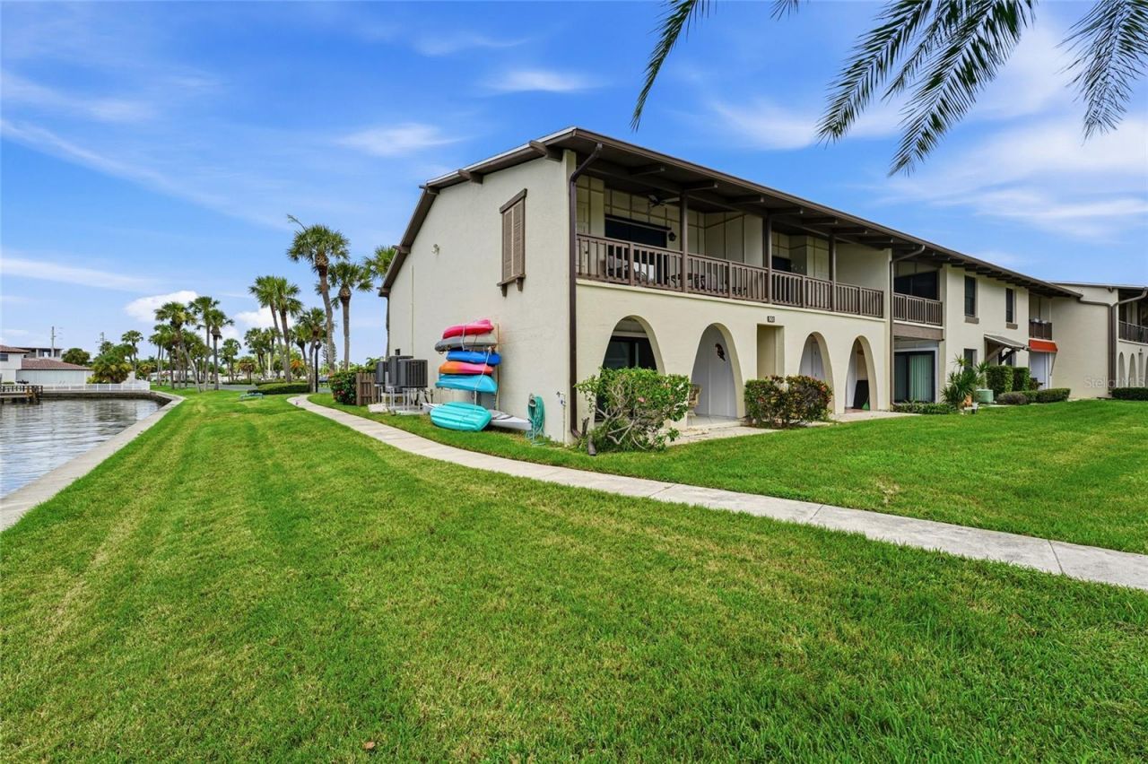 501 Plaza Seville Court, Unit 2, Treasure Island, FL 33706 Photo