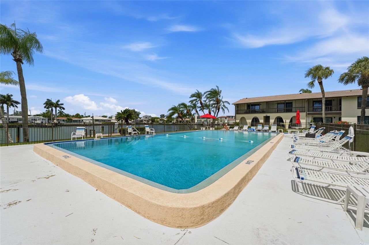 501 Plaza Seville Court, Unit 2, Treasure Island, FL 33706 Photo