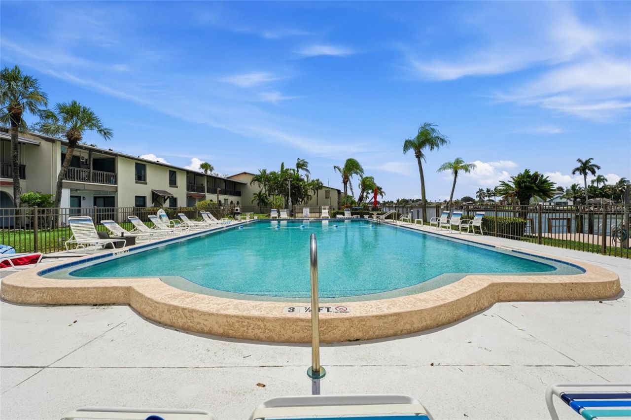 501 Plaza Seville Court, Unit 2, Treasure Island, FL 33706 Photo