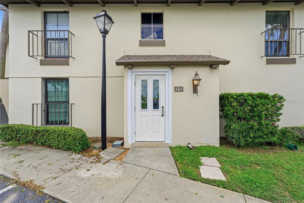 501 Plaza Seville Court, Unit 2, Treasure Island, FL 33706 Photo