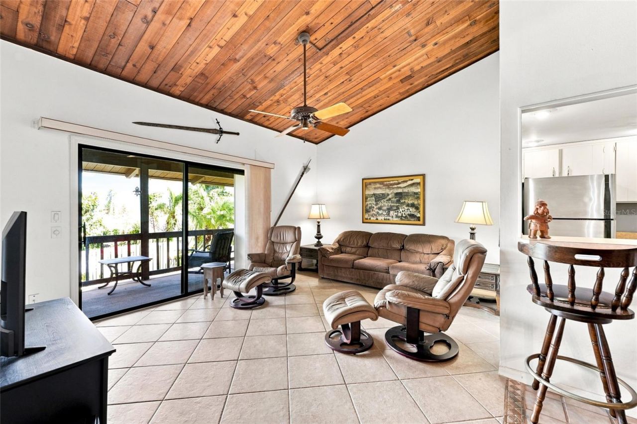 501 Plaza Seville Court, Unit 2, Treasure Island, FL 33706 Photo