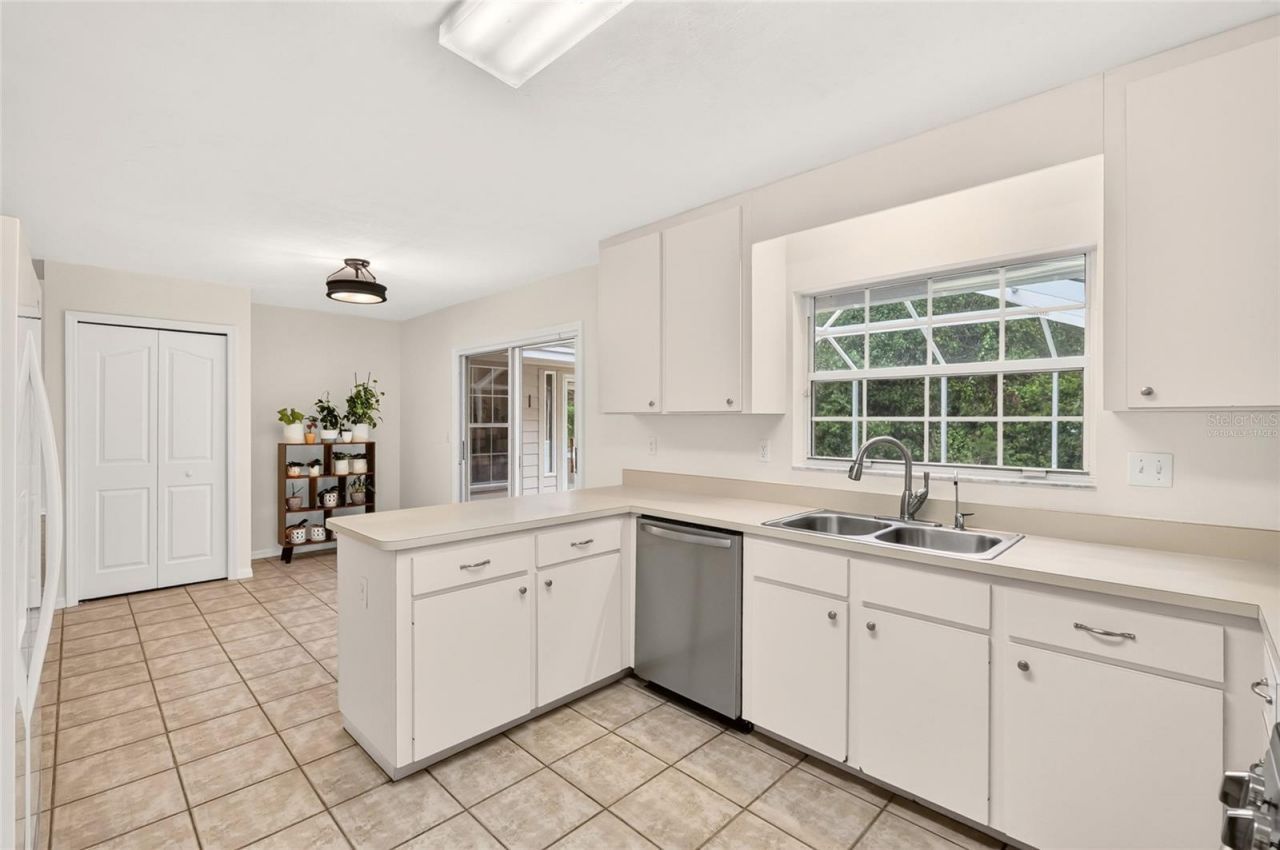 5015 NW 71st Place, Gainesville, FL 32653 Photo