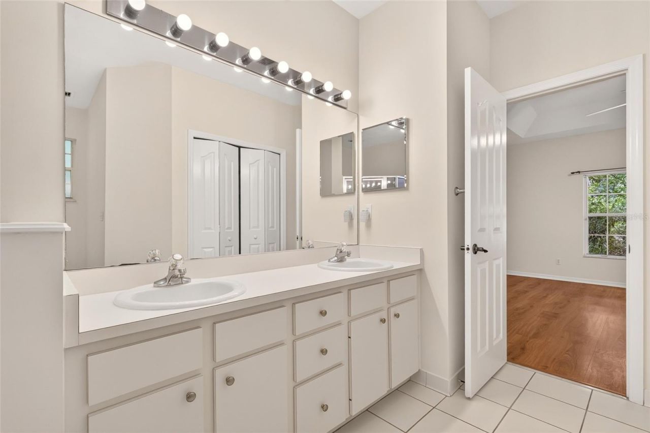 5015 NW 71st Place, Gainesville, FL 32653 Photo