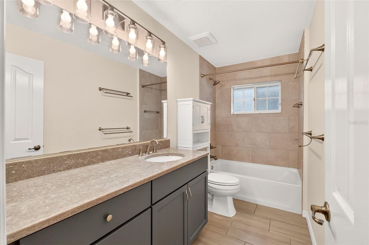 5015 NW 71st Place, Gainesville, FL 32653 Photo