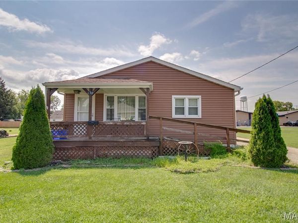 130 W Maple Street , Hartford, IL 62048