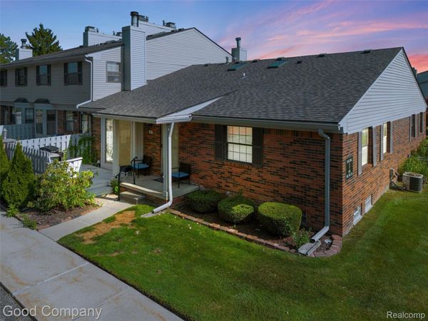 1801 Vine Way Drive, Unit 4, Canton Township, Mi 48188