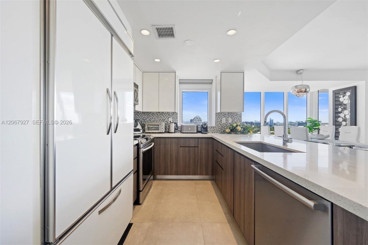 10275 Collins Ave , Unit 722, Bal Harbour, FL 33154 Photo