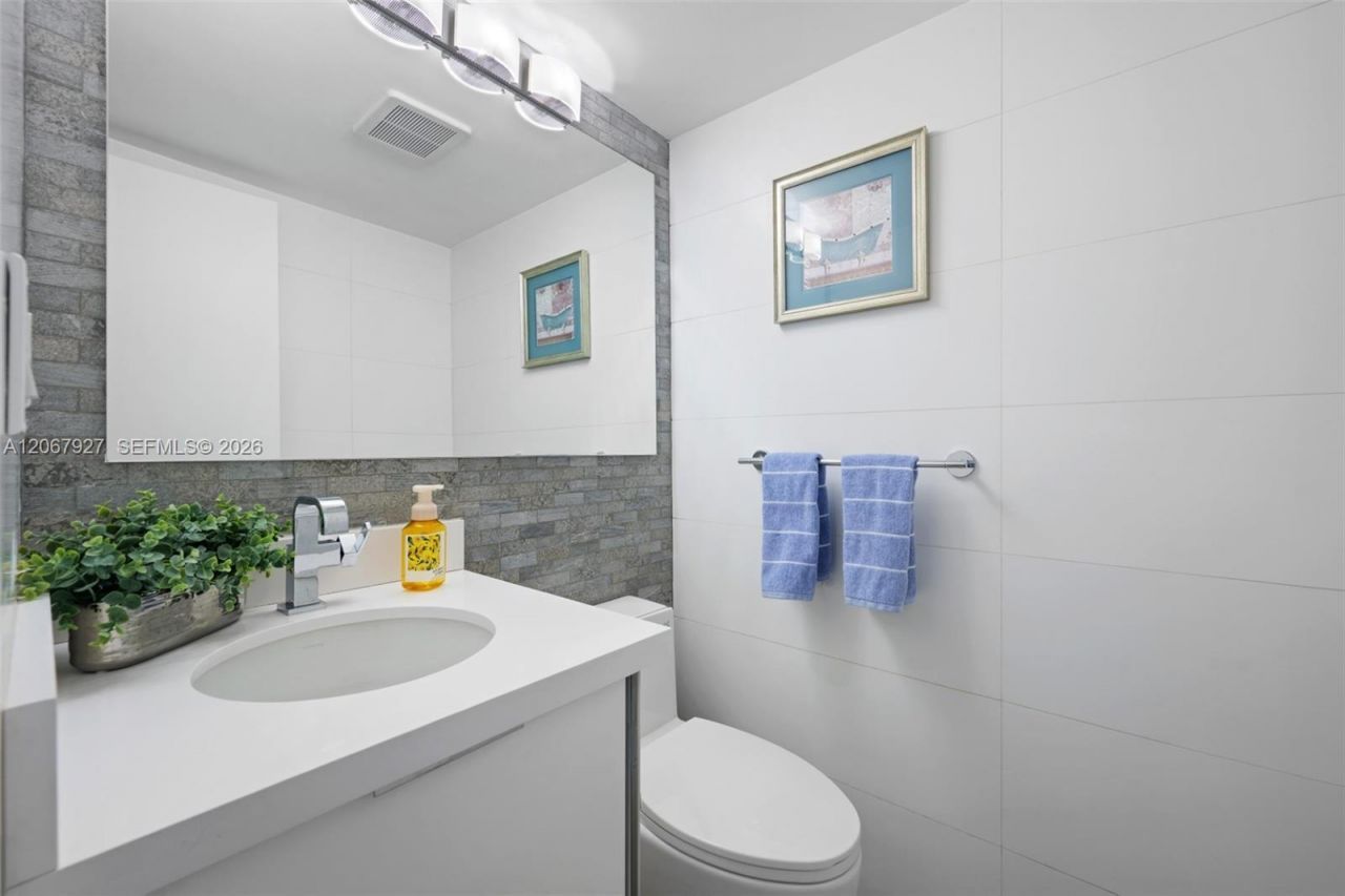 10275 Collins Ave , Unit 722, Bal Harbour, FL 33154 Photo
