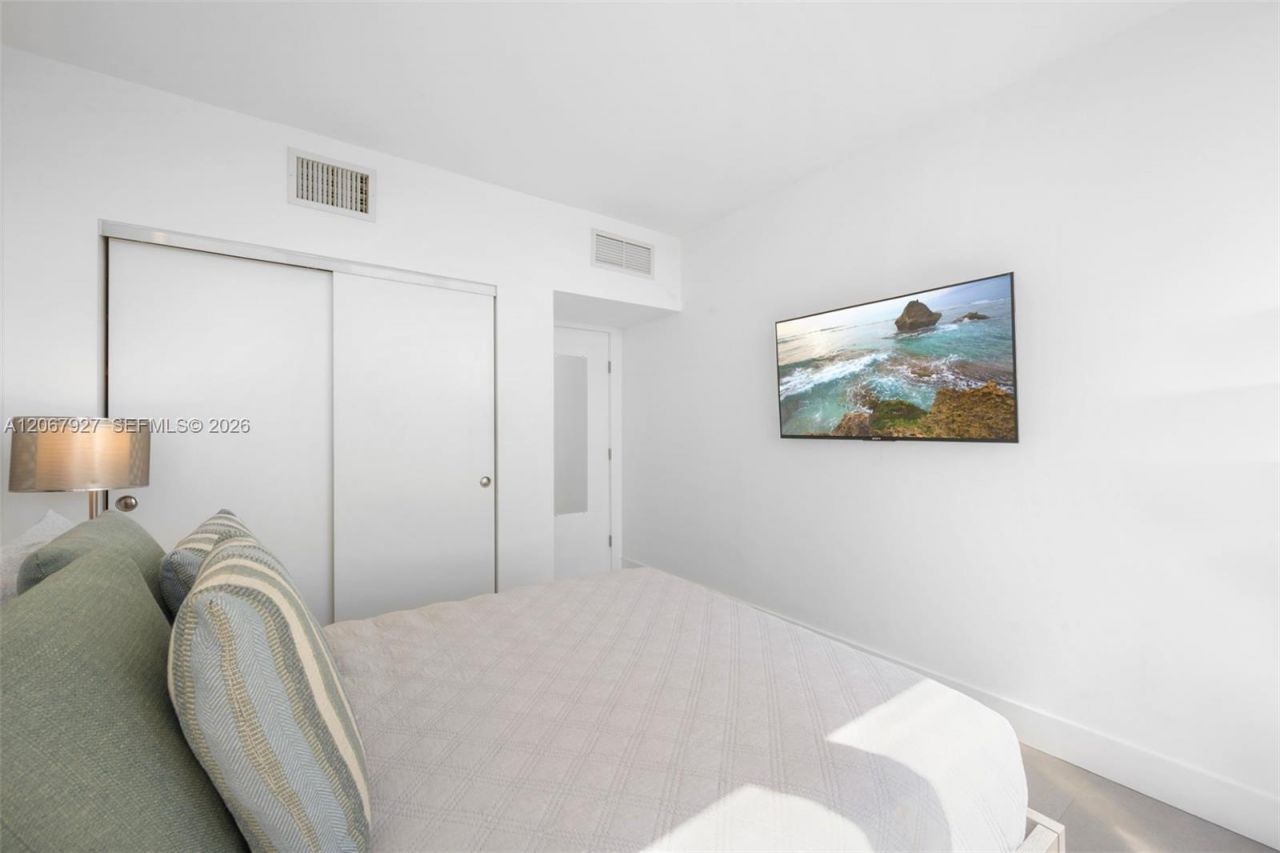 10275 Collins Ave , Unit 722, Bal Harbour, FL 33154 Photo