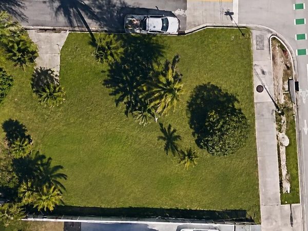 300 CHURCHILL Road, West Palm Beach, FL 33405
