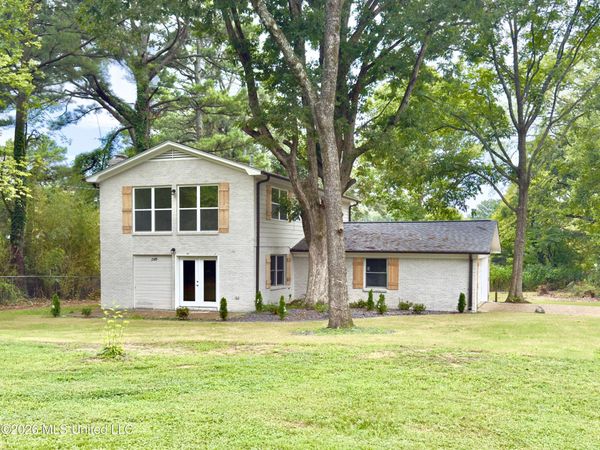7325 S Shahkoka Drive, Olive Branch, MS 38654