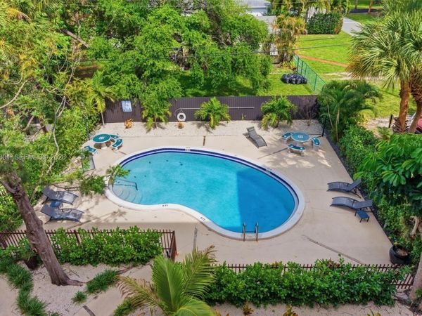 2520 N Andrews Ave, Unit 305, Wilton Manors, FL 33311