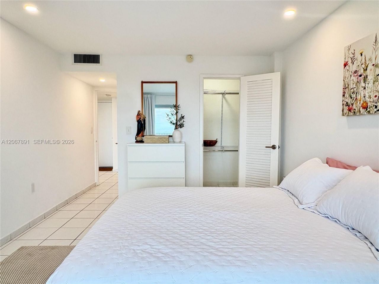 8000 Harding Ave, Unit 7E, Miami Beach, FL 33141 Photo
