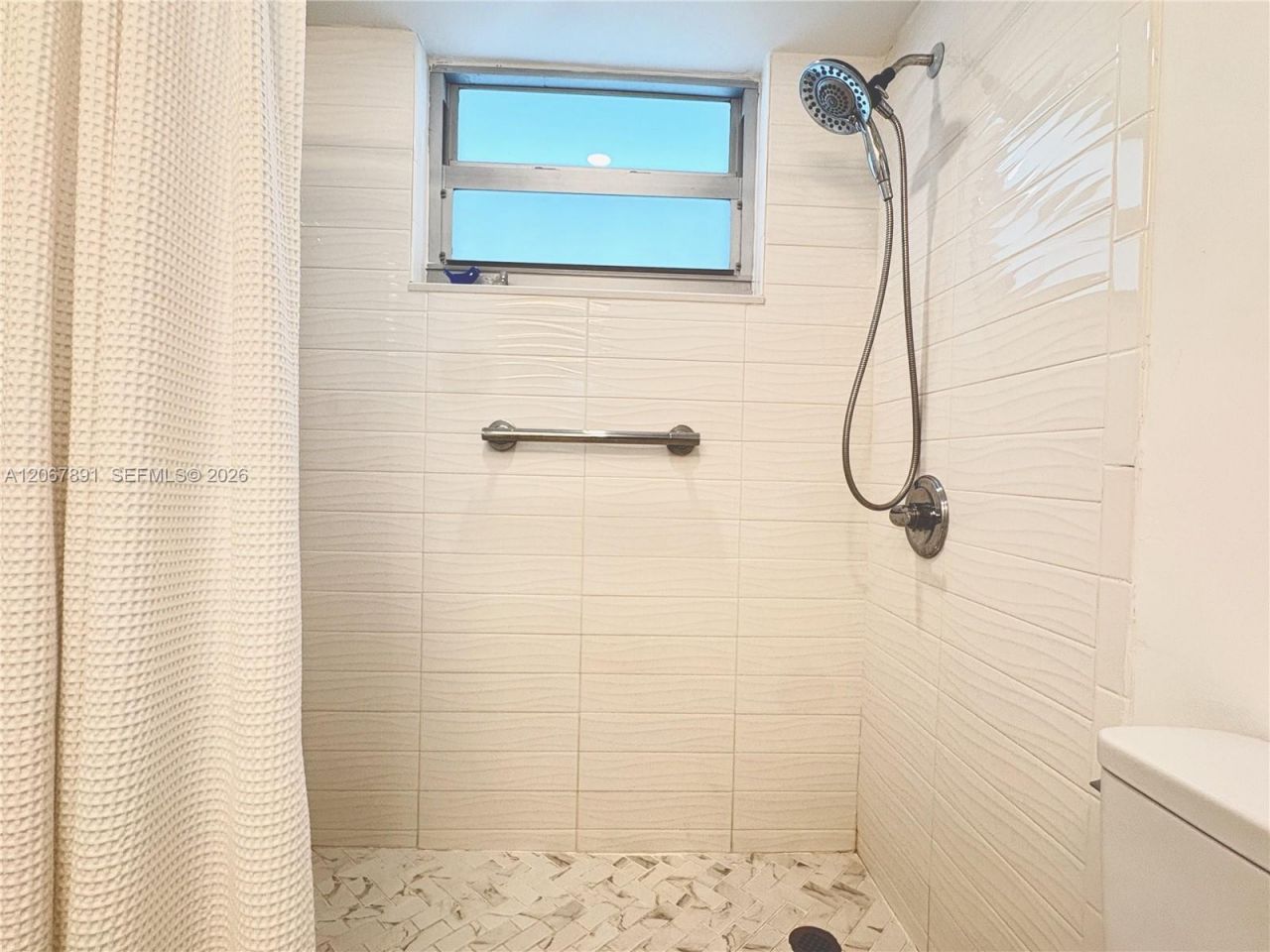 8000 Harding Ave, Unit 7E, Miami Beach, FL 33141 Photo