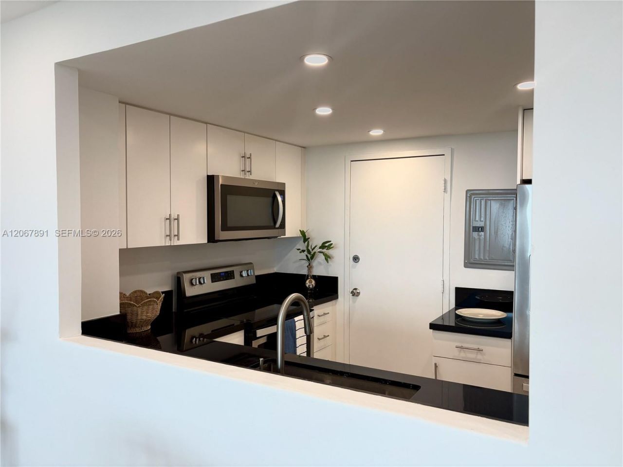 8000 Harding Ave, Unit 7E, Miami Beach, FL 33141 Photo