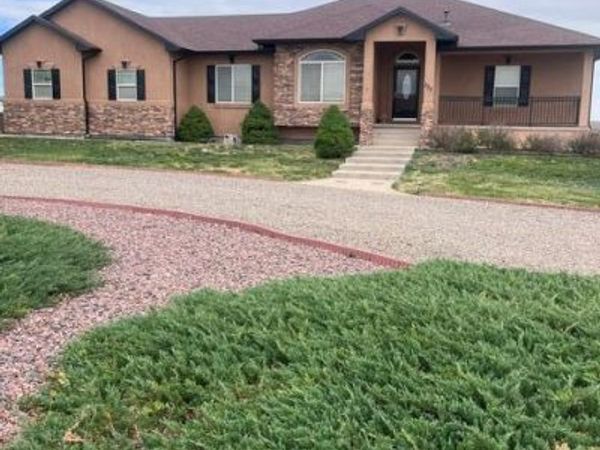 777 Woodleaf Dr, Pueblo West, CO 81007
