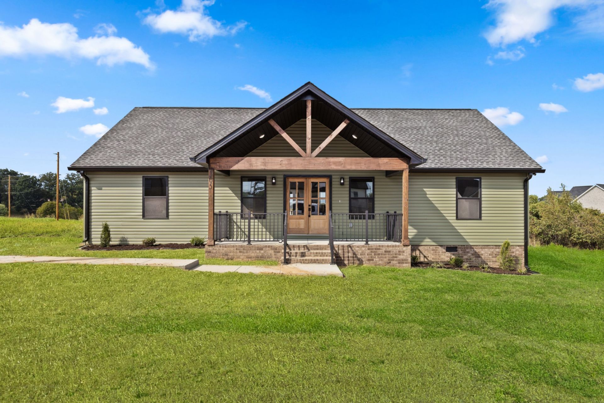 305 Irene Ct, Lafayette, TN 37083 Main Photo