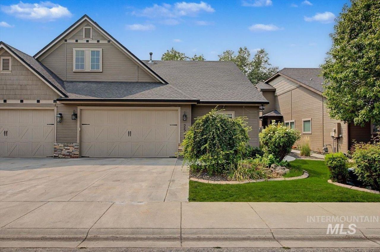 2561 E Satterfield Street, Meridian, ID 83646 Main Photo