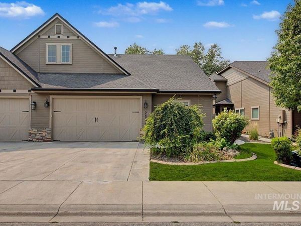 2561 E Satterfield Street, Meridian, ID 83646