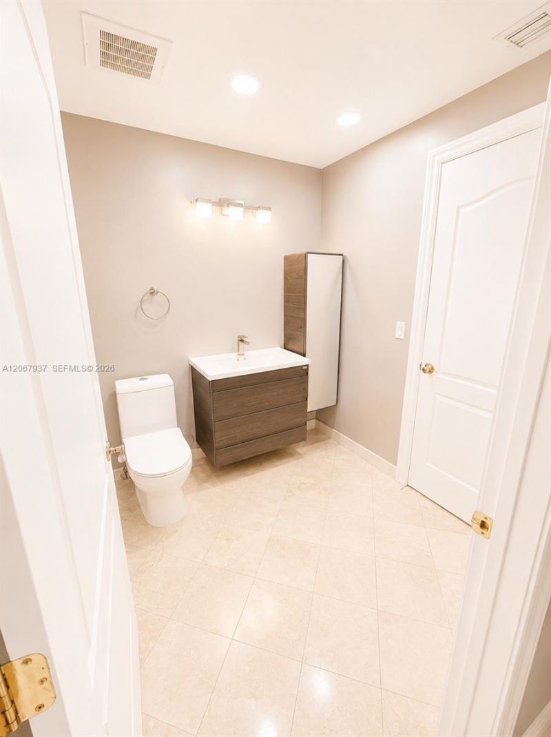 3501 N Ocean Dr, Unit V1, Hollywood, FL 33019 Photo