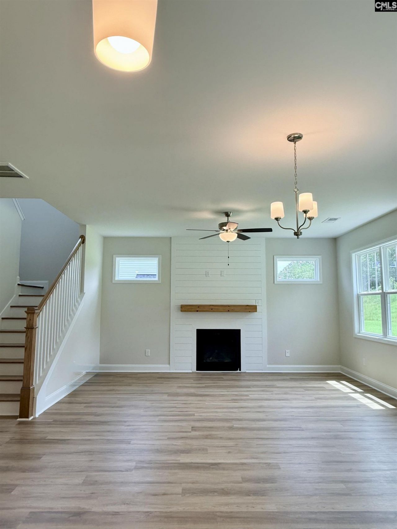 187 Andover Way  Photo 14