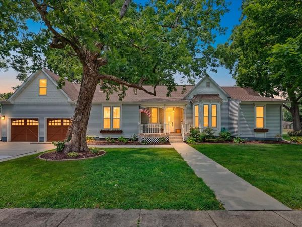 718 N Charter Street, Monticello, IL 61856