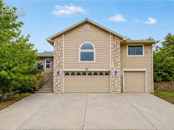 395 Dawson Court, Castle Rock, CO 80104