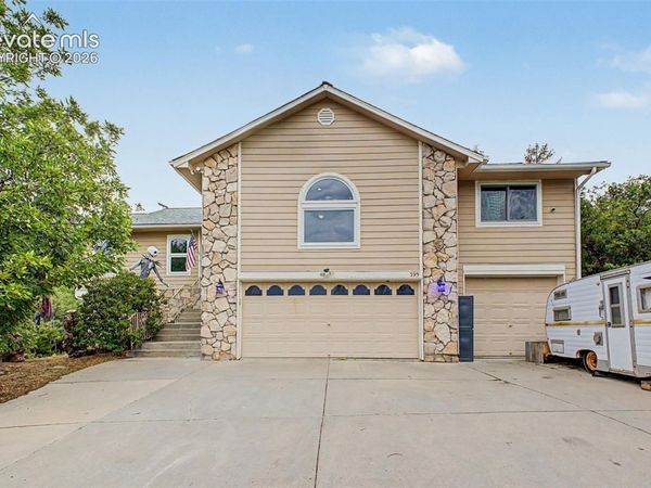 395 Dawson Court, Castle Rock, CO 80104